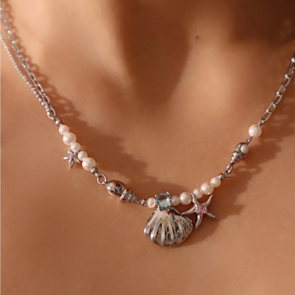 Shell necklace